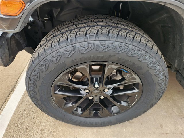 Used 2023 Jeep Wrangler Unlimited Sahara AWD/4WD image 15