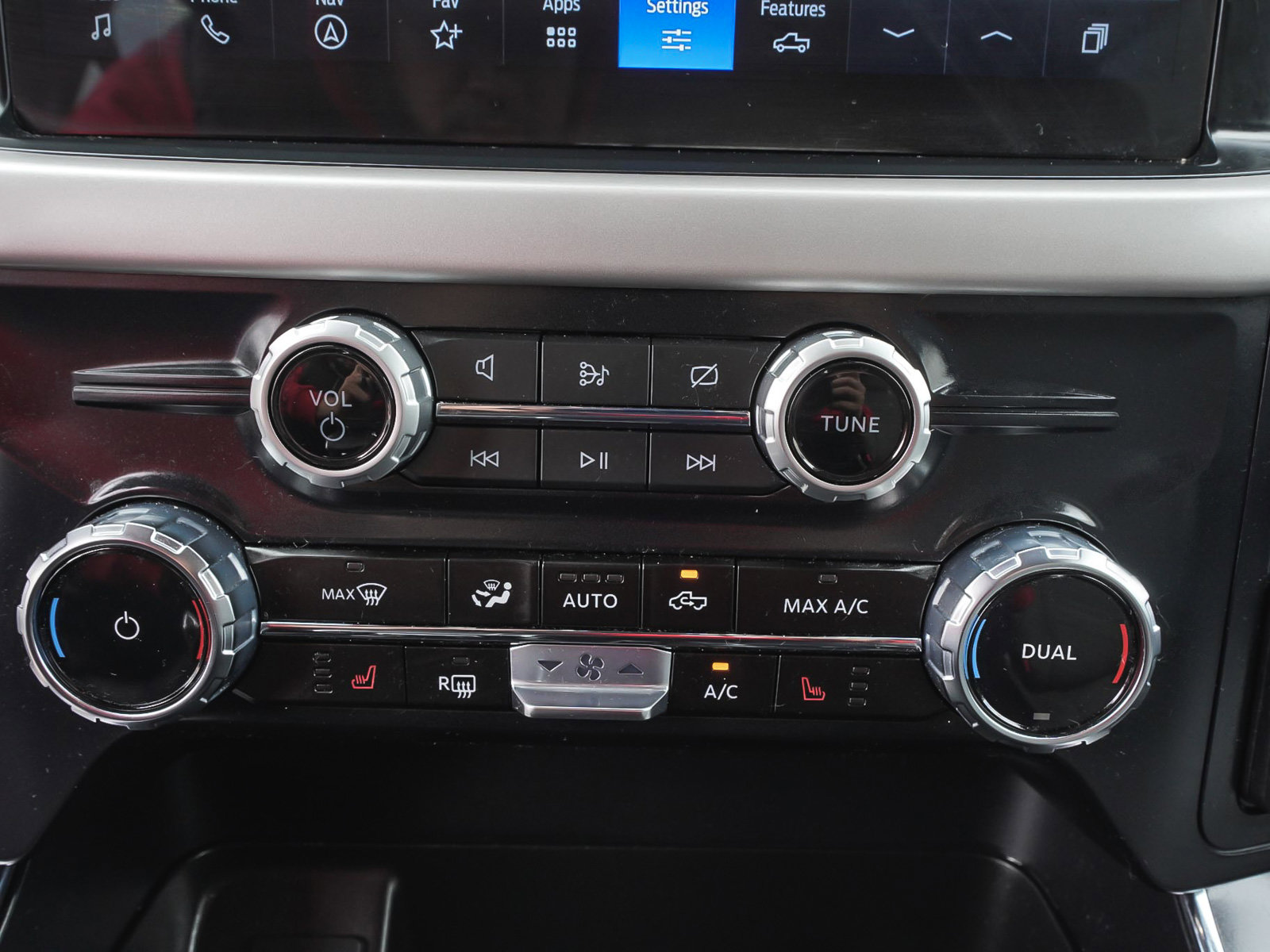 Used 2023 Ford F150 Lightning XLT AWD/4WD image 22