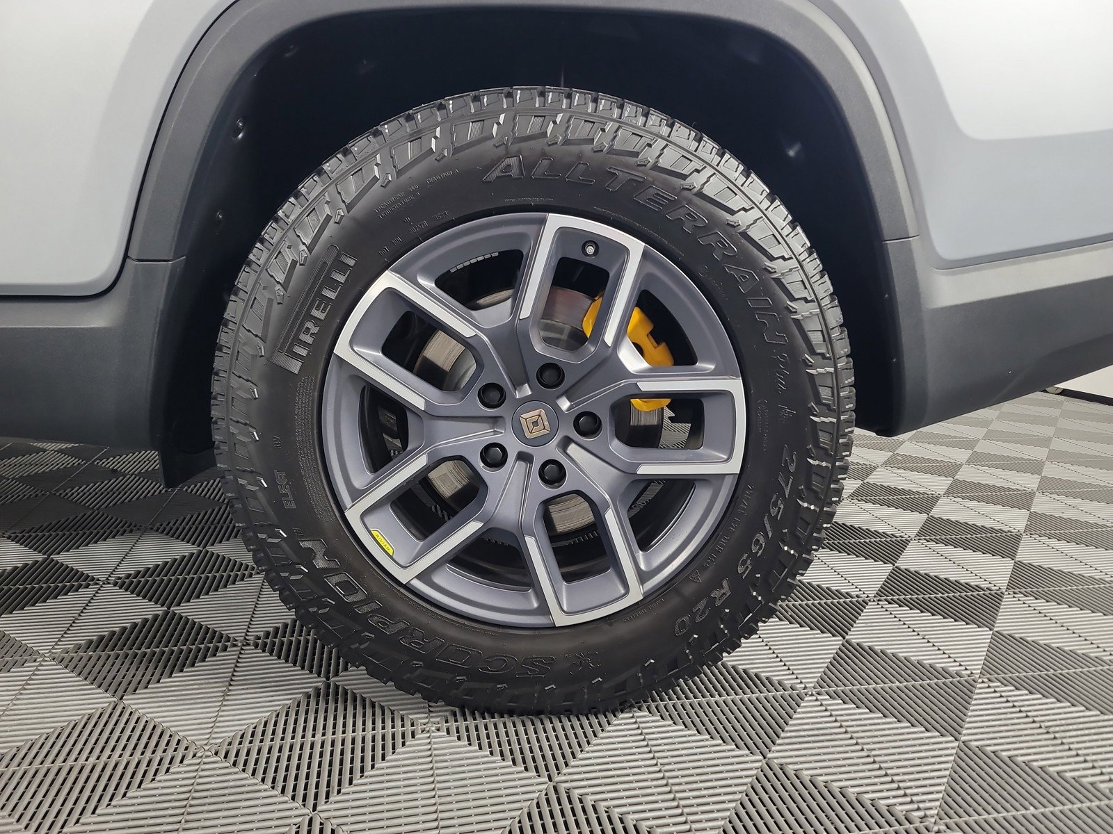 Used 2023 Rivian R1T Adventure AWD/4WD image 10
