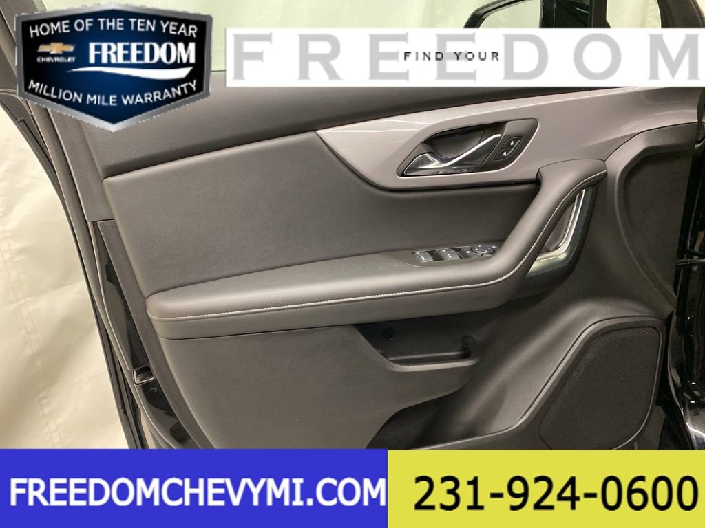 Used 2025 Chevrolet Blazer LT image 10
