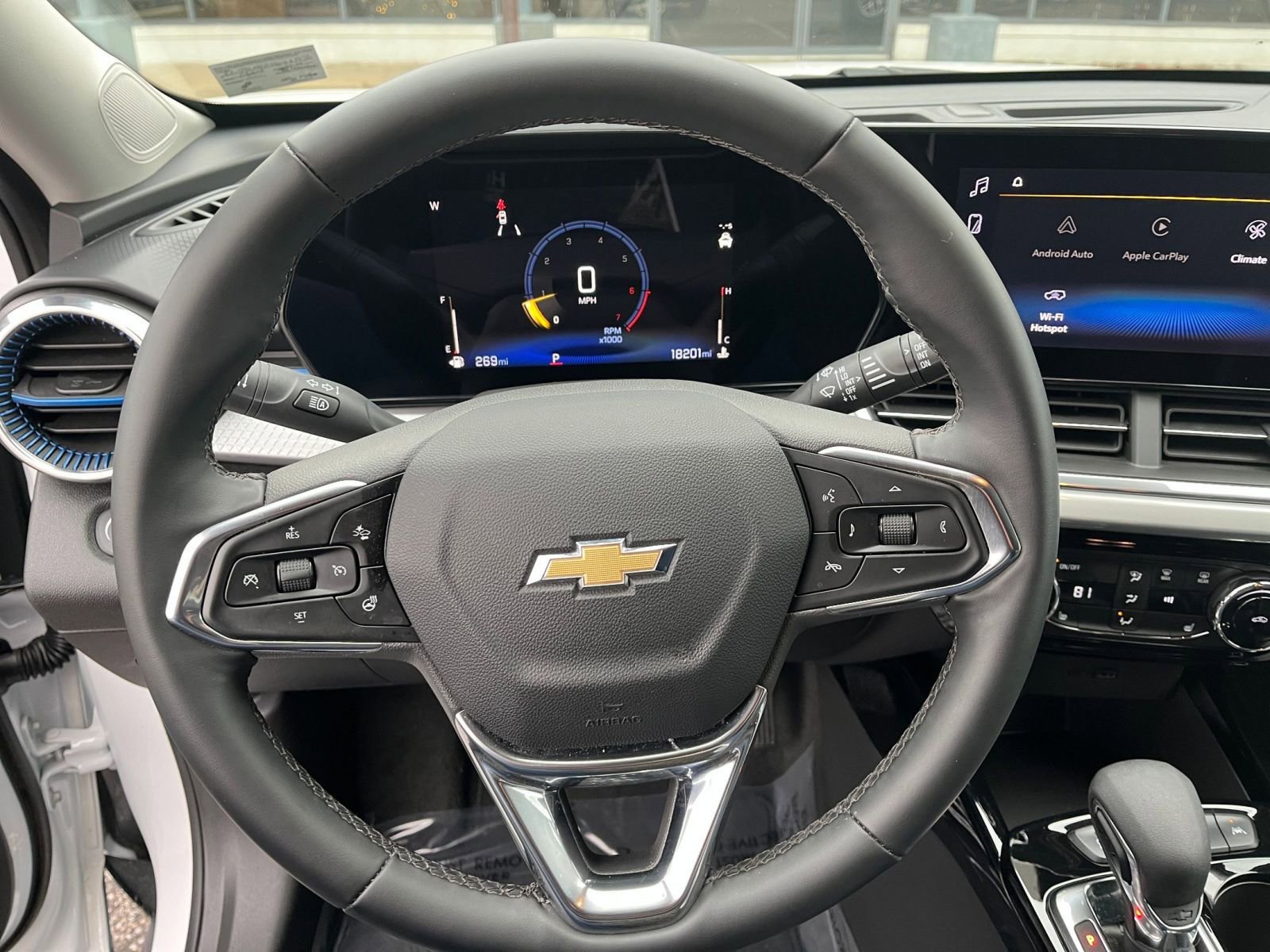 Used 2025 Chevrolet Trax LT w/ LT Convenience Package image 27