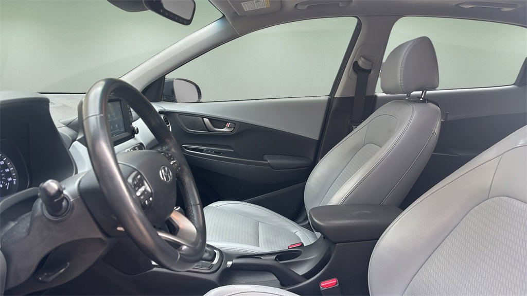 Used 2021 Hyundai Kona Limited w/ Cargo Package image 16