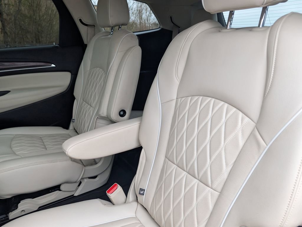 Used 2022 Buick Enclave Avenir w/ Avenir Technology Package image 27