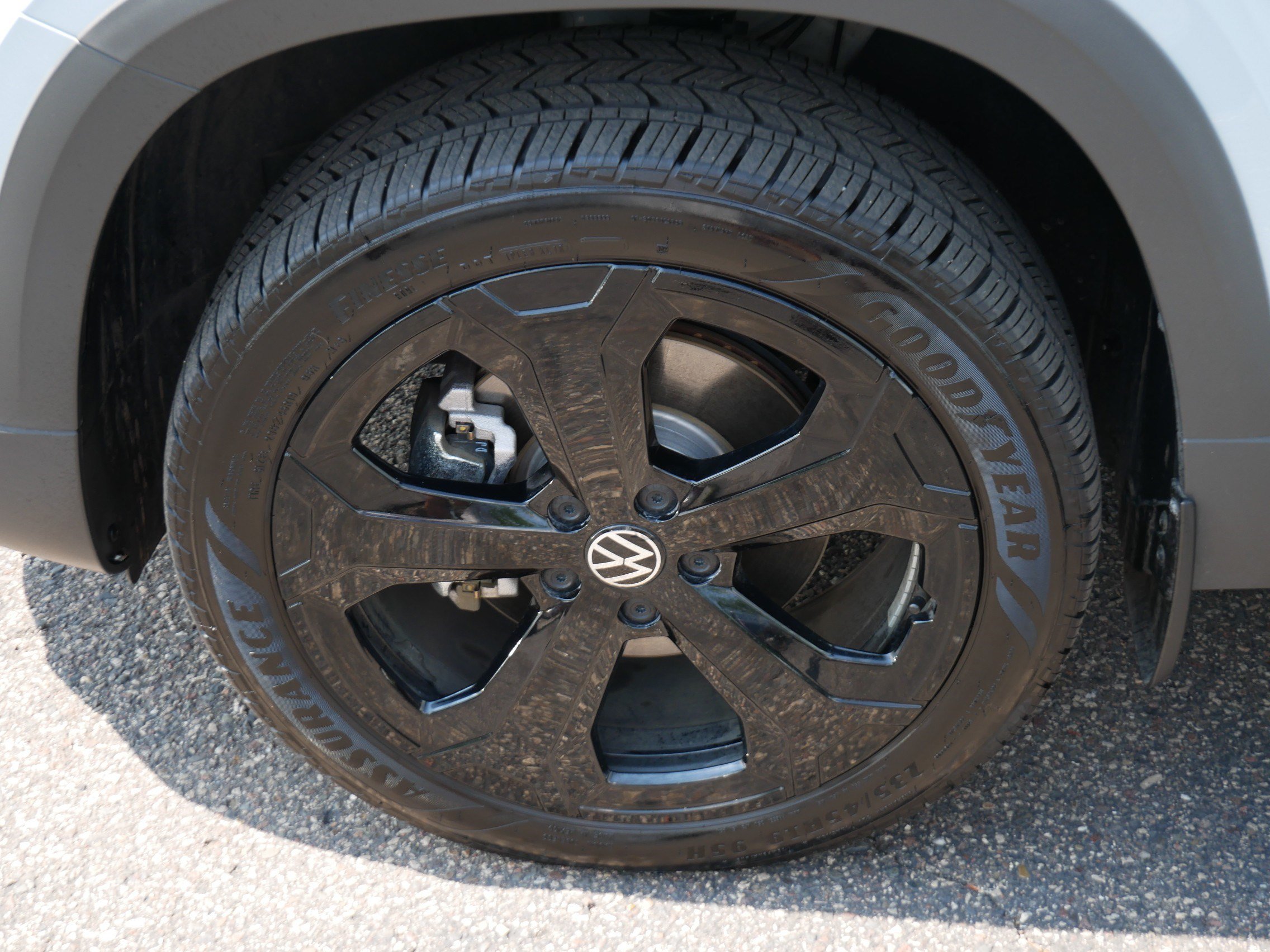 Certified 2025 Volkswagen Taos SE AWD/4WD image 15