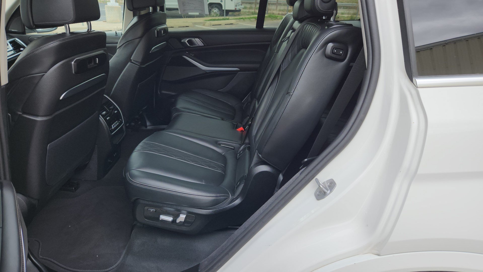 Used 2025 BMW X7 xDrive40i AWD/4WD image 27