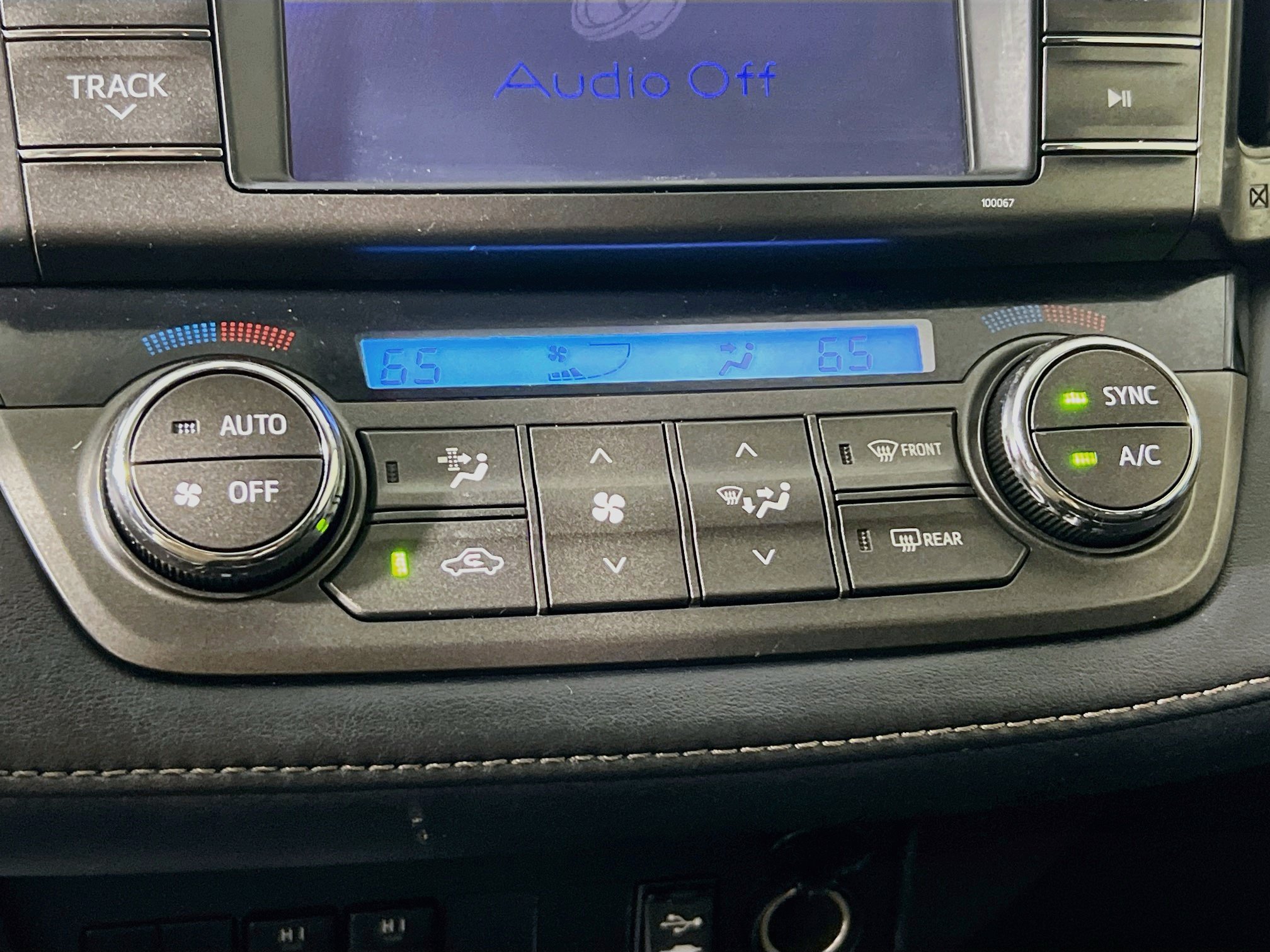 Used 2013 Toyota RAV4 Limited AWD/4WD image 26