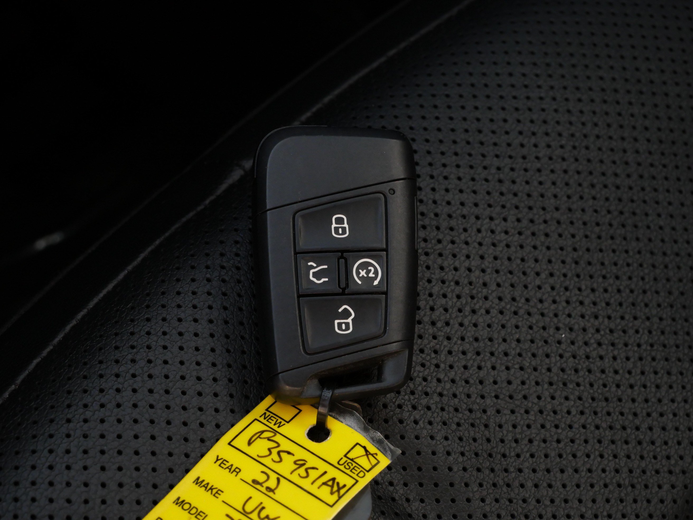 Used 2022 Volkswagen Tiguan SEL R-Line AWD/4WD image 32