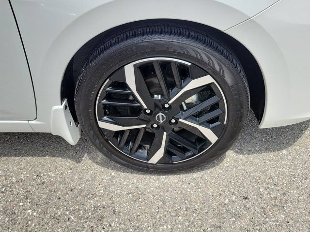 Certified 2025 Nissan Versa SR w/ Trunk Package FWD image 17