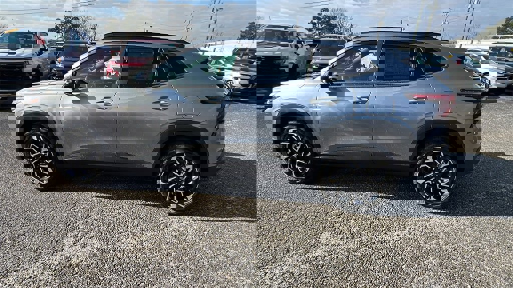 New 2026 Chevrolet Trax RS w/ Sunroof Package image 8