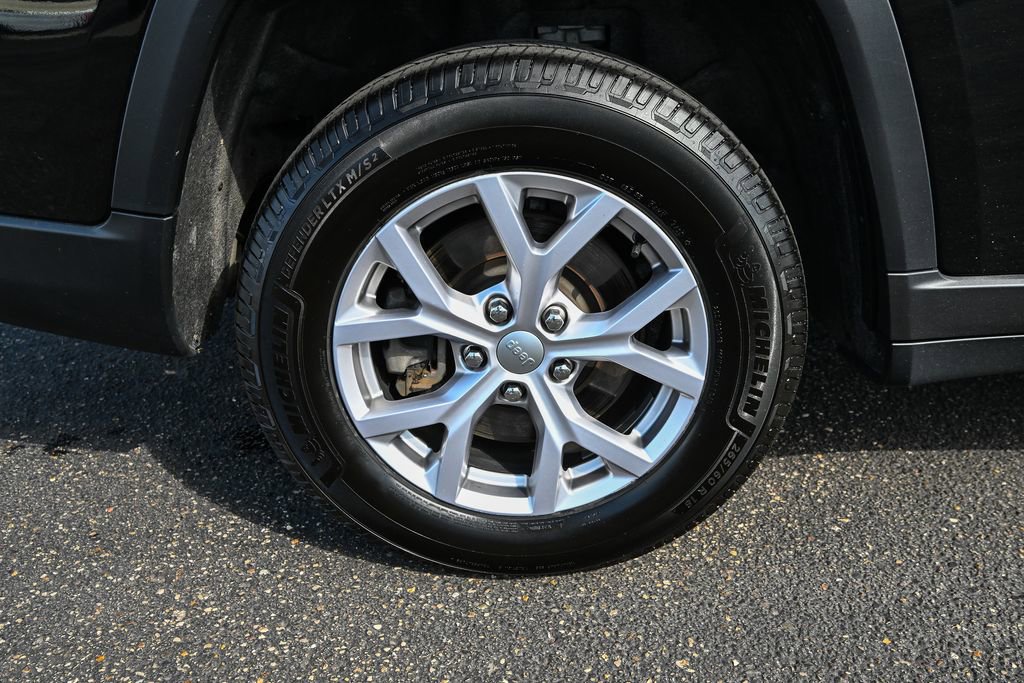 Used 2022 Jeep Grand Cherokee L Limited w/ Luxury Tech Group II image 14