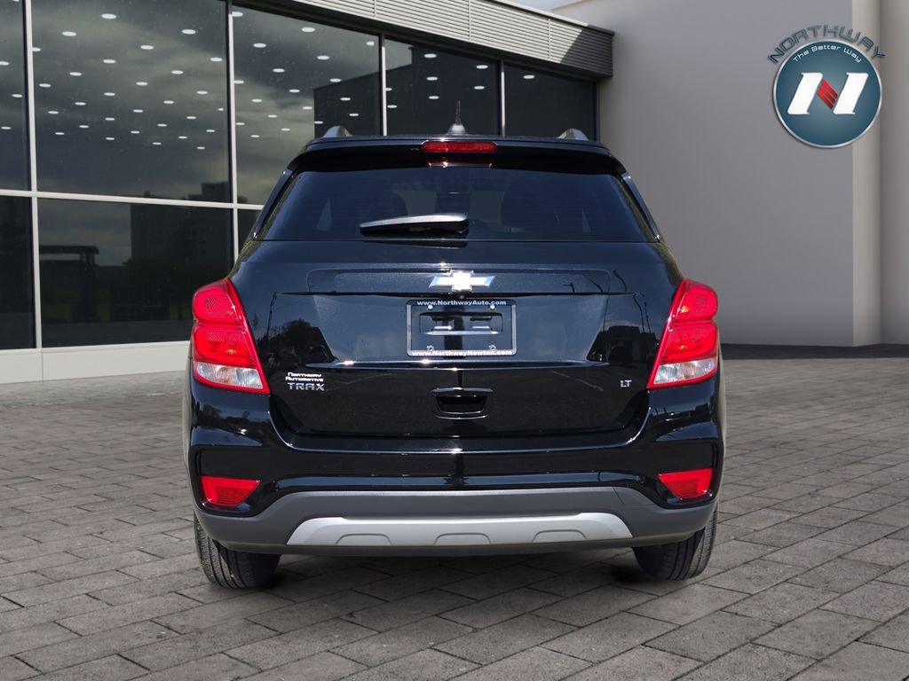 Used 2019 Chevrolet Trax LT w/ LT Convenience Package image 4