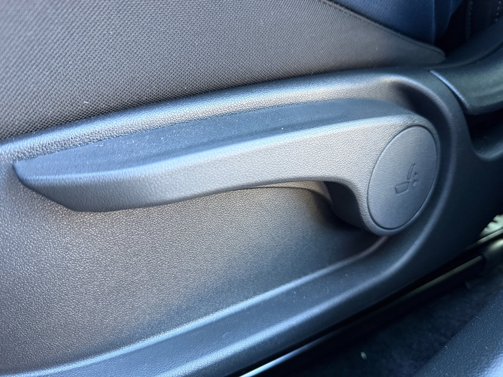 Certified 2025 Hyundai Elantra SEL FWD image 14
