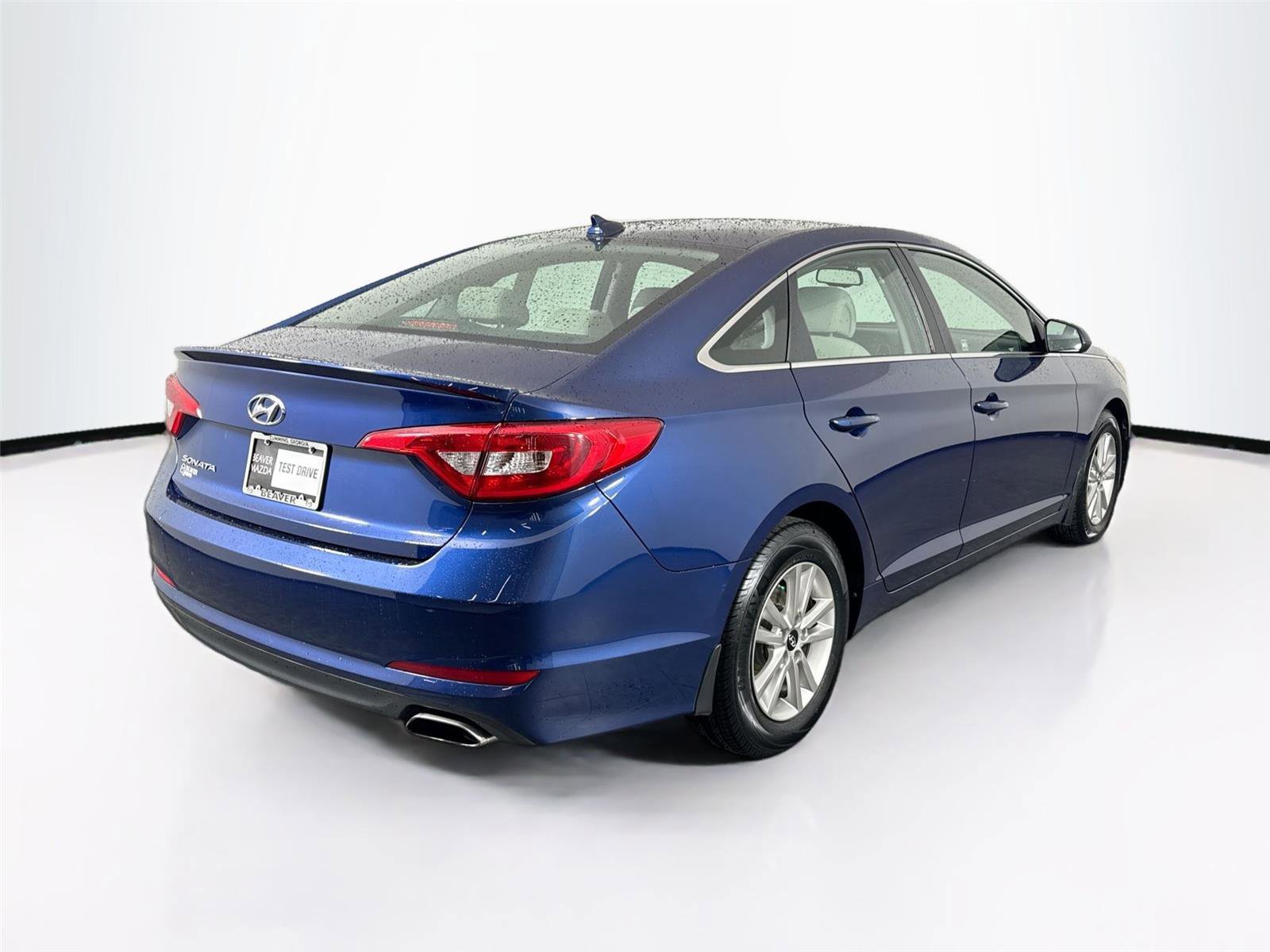 Used 2015 Hyundai Sonata SE w/ Option Group 09 FWD image 2