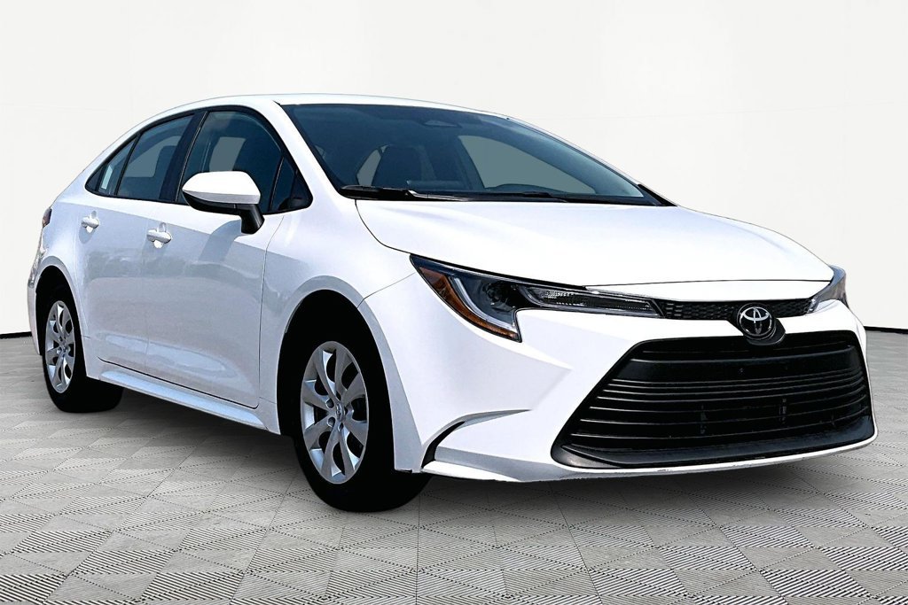 Used 2025 Toyota Corolla LE FWD image 12