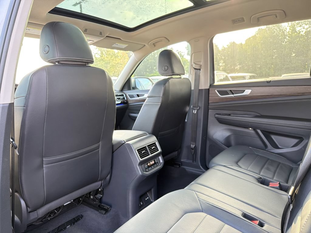 Used 2024 Volkswagen Atlas SEL AWD/4WD image 12