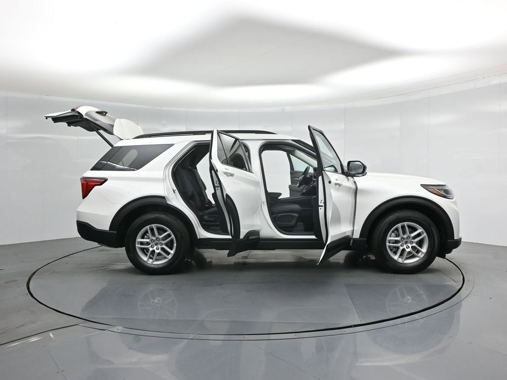 New 2026 Ford Explorer Active image 4