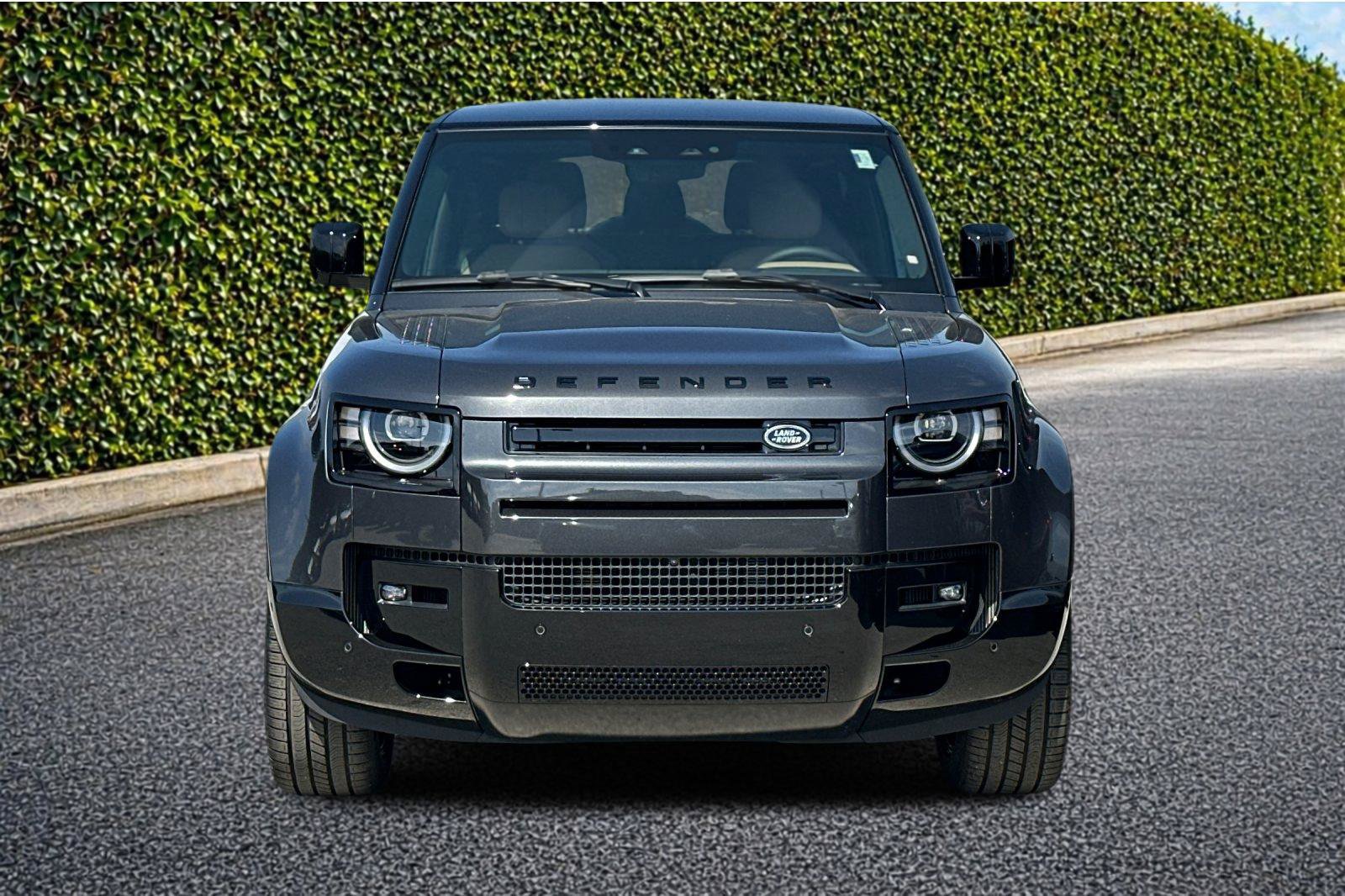 New 2026 Land Rover Defender 90 V8 AWD/4WD image 9
