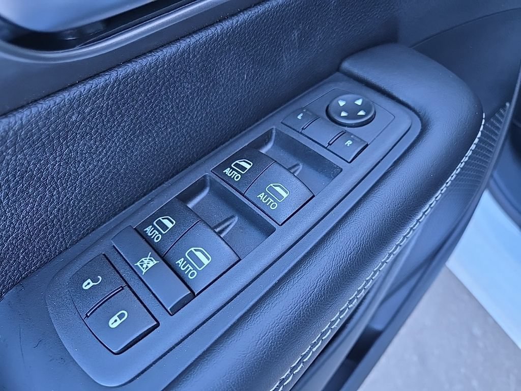New 2026 Chrysler Pacifica Select w/ S Appearance Package AWD/4WD image 31