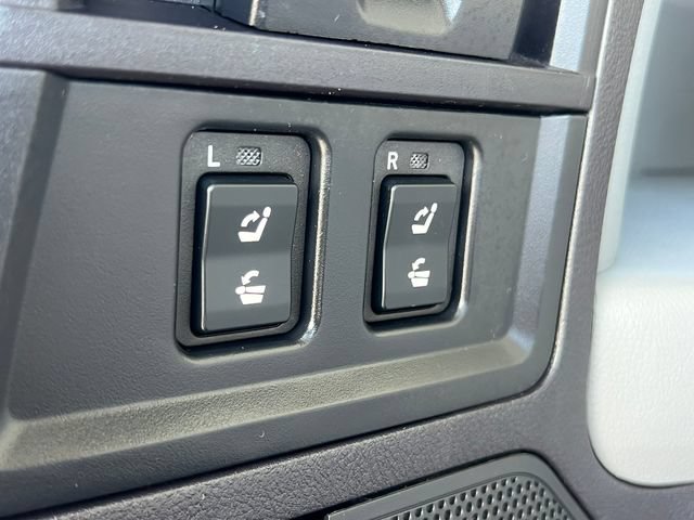 Used 2018 Toyota Sequoia Platinum AWD/4WD image 39