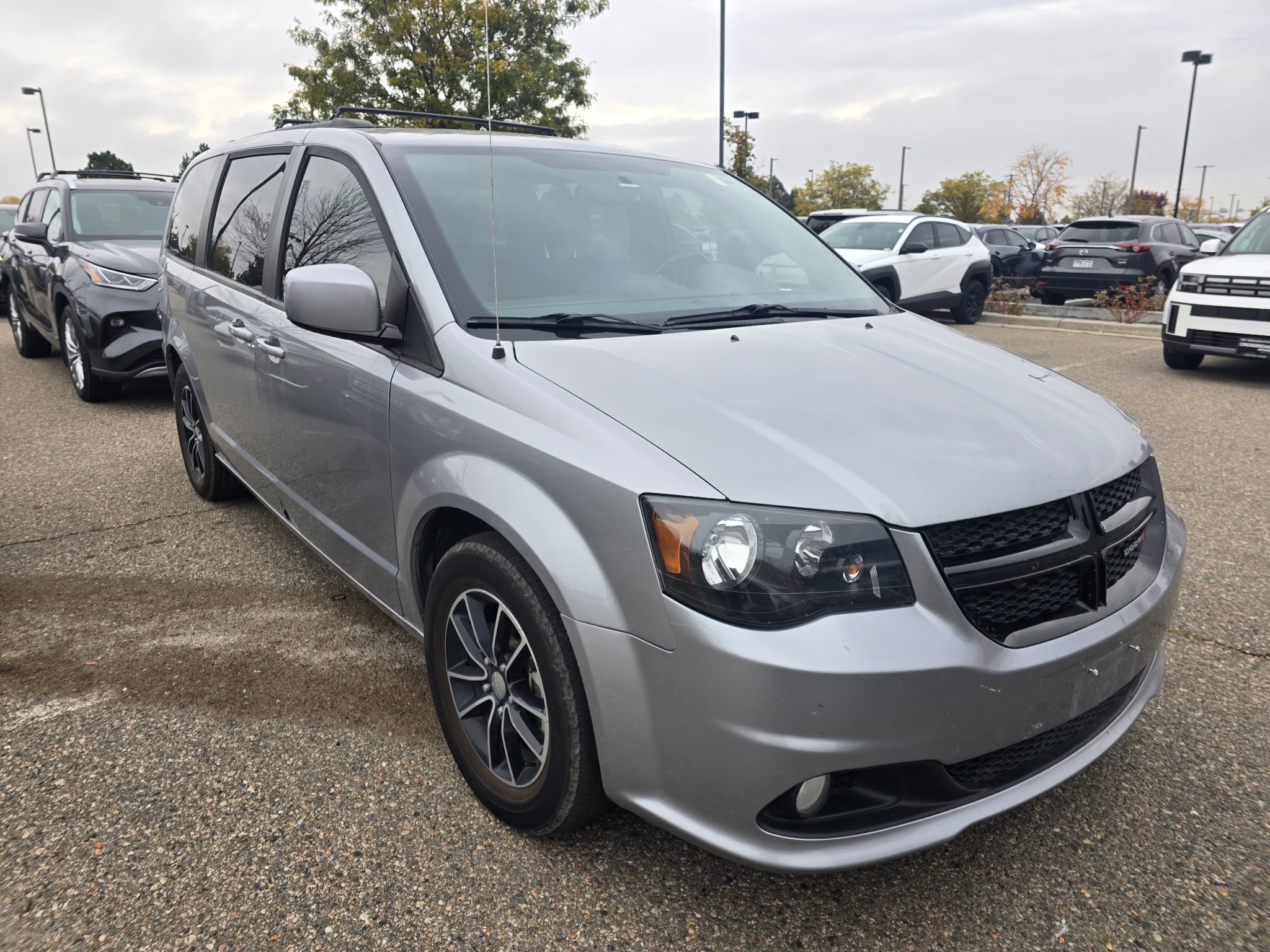 Used 2018 Dodge Grand Caravan SE FWD image 18