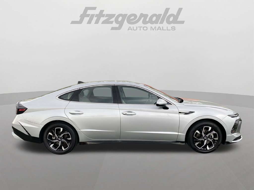 Used 2024 Hyundai Sonata SEL FWD image 3