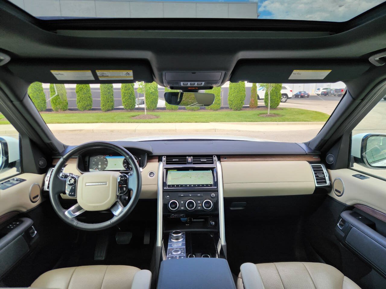 Used 2020 Land Rover Discovery HSE AWD/4WD image 7