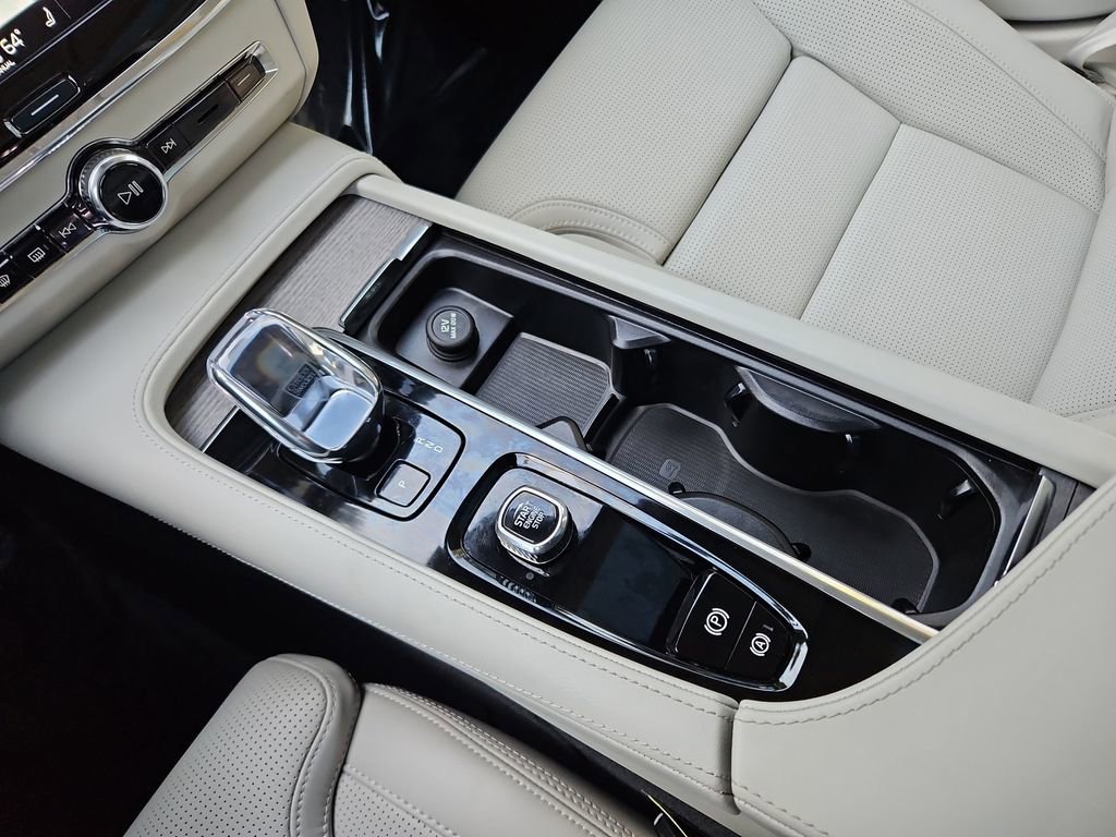Used 2024 Volvo S90 B6 Ultimate image 19