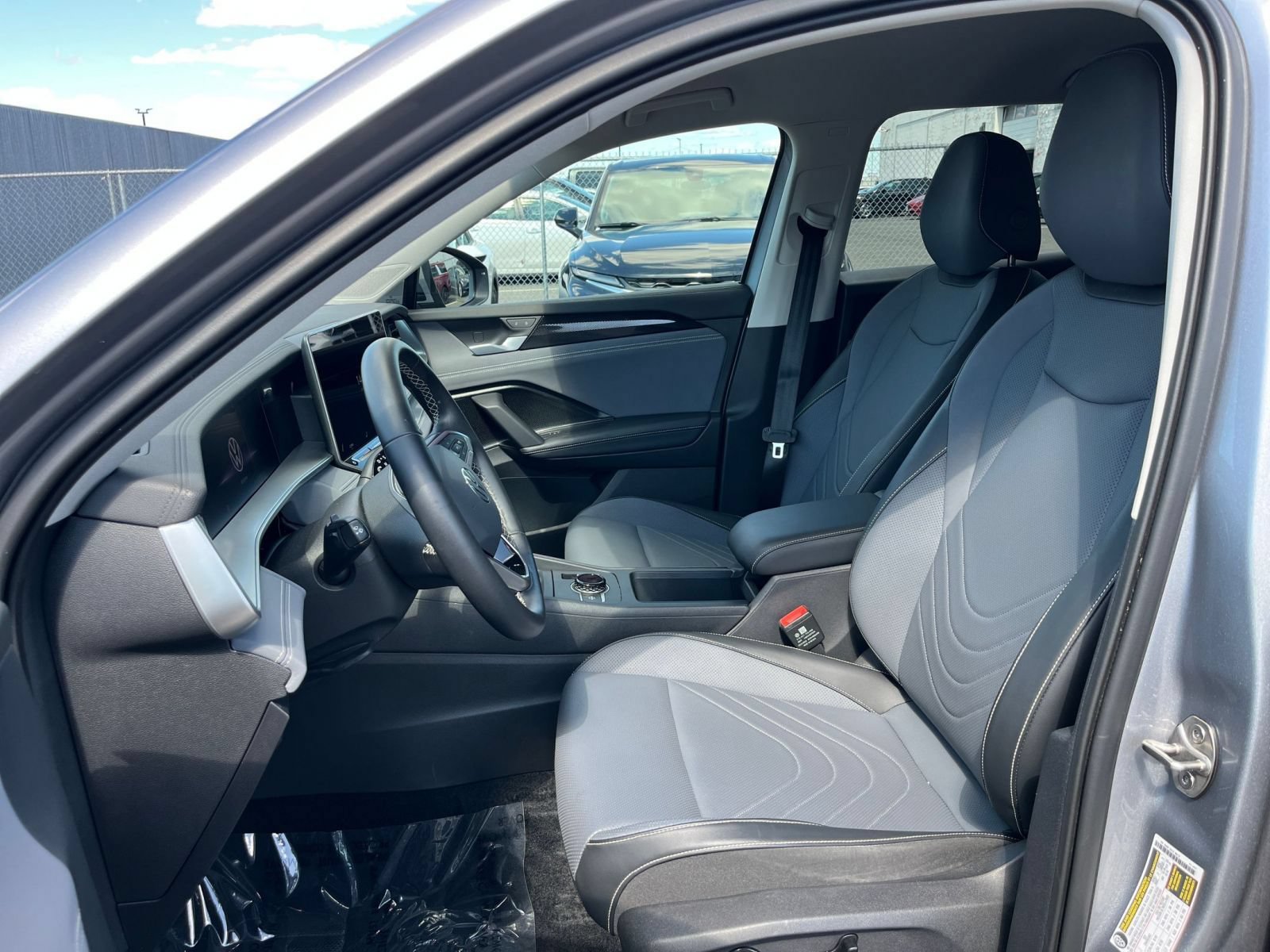 Used 2026 Volkswagen Tiguan SE AWD/4WD image 37