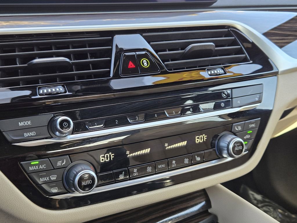 Used 2023 BMW 530e xDrive 530e iPerformance image 16