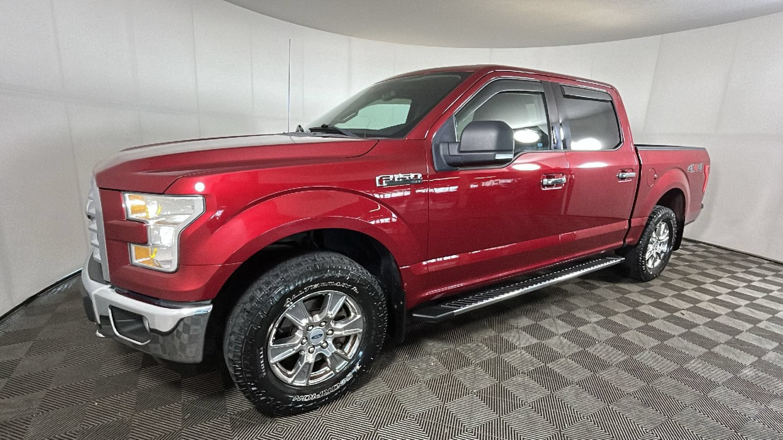 Used 2015 Ford F150 XLT w/ Equipment Group 301A Mid AWD/4WD image 8