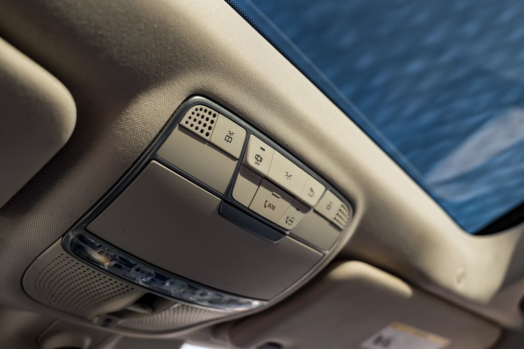 Used 2019 Mercedes-Benz S 560 Sedan image 24