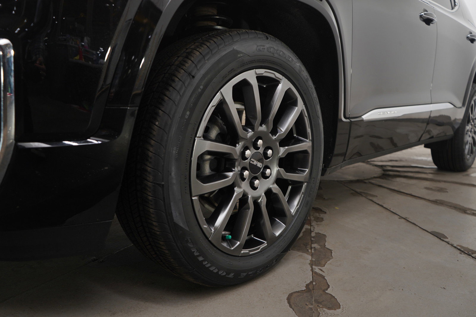 Used 2023 GMC Acadia Denali image 25