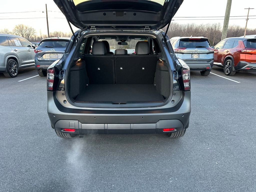 Used 2026 Nissan Kicks SR w/ Cold Weather Package image 11