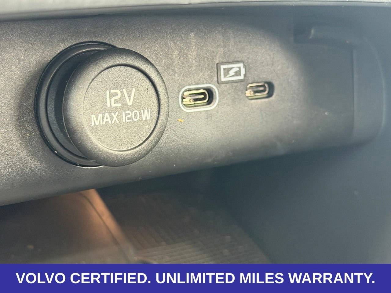 Certified 2026 Volvo XC40 B5 Plus AWD/4WD image 21