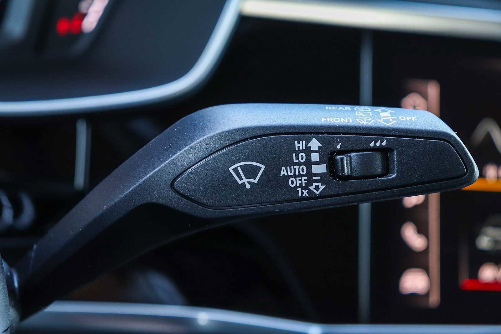 Used 2025 Audi Q3 2.0T Premium w/ Convenience Package image 32