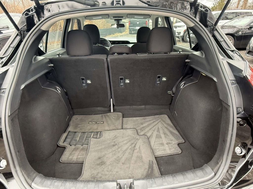 Used 2021 Nissan Kicks SV image 10