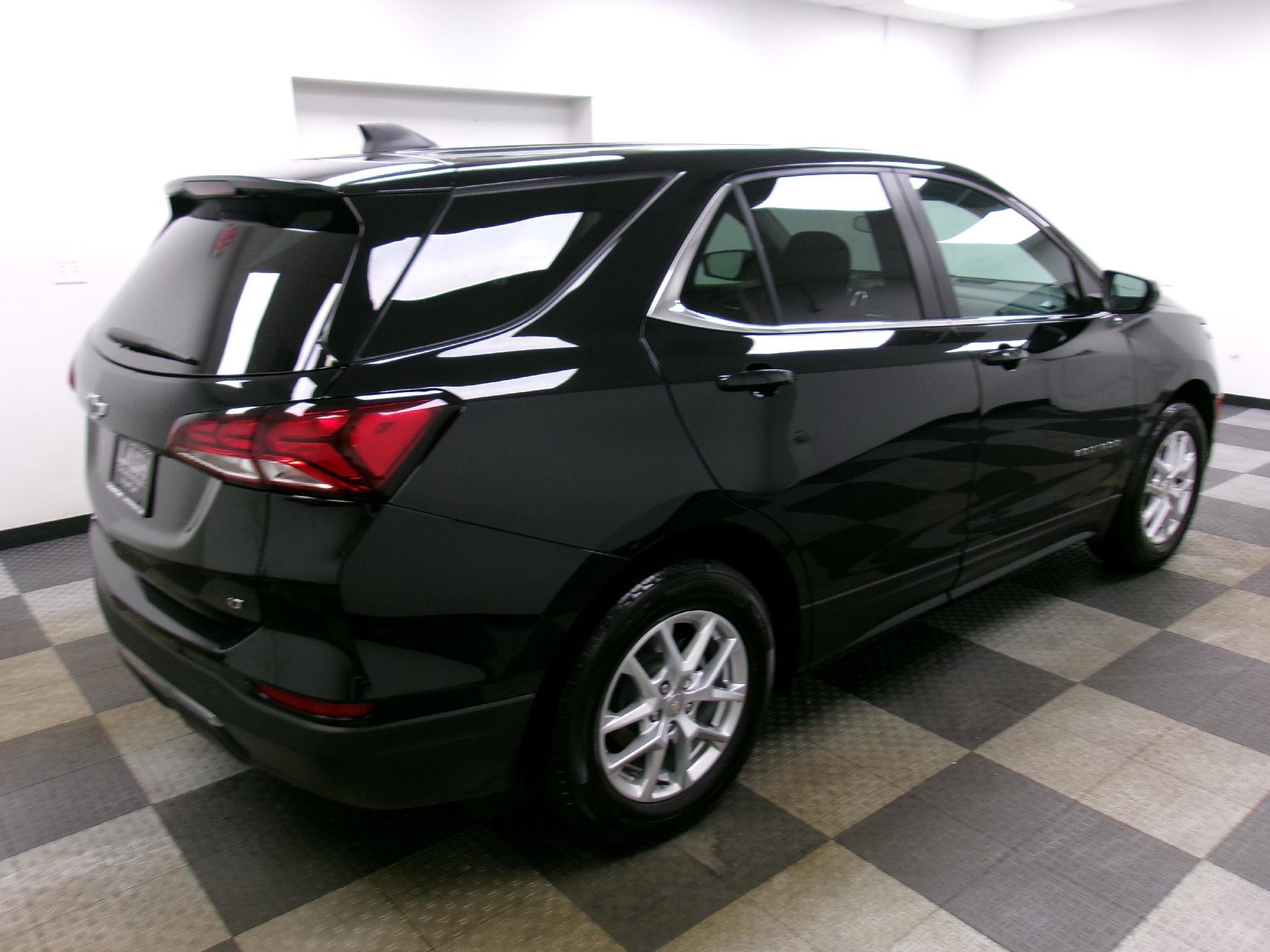 Certified 2023 Chevrolet Equinox LT w/ LPO, Floor Liner Package FWD image 12