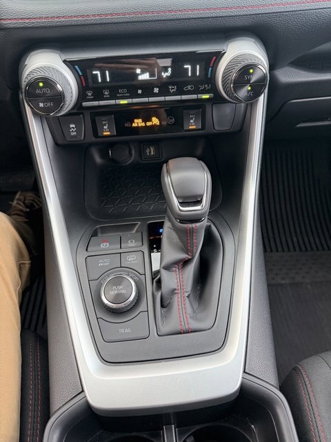 Certified 2025 Toyota RAV4 SE image 11