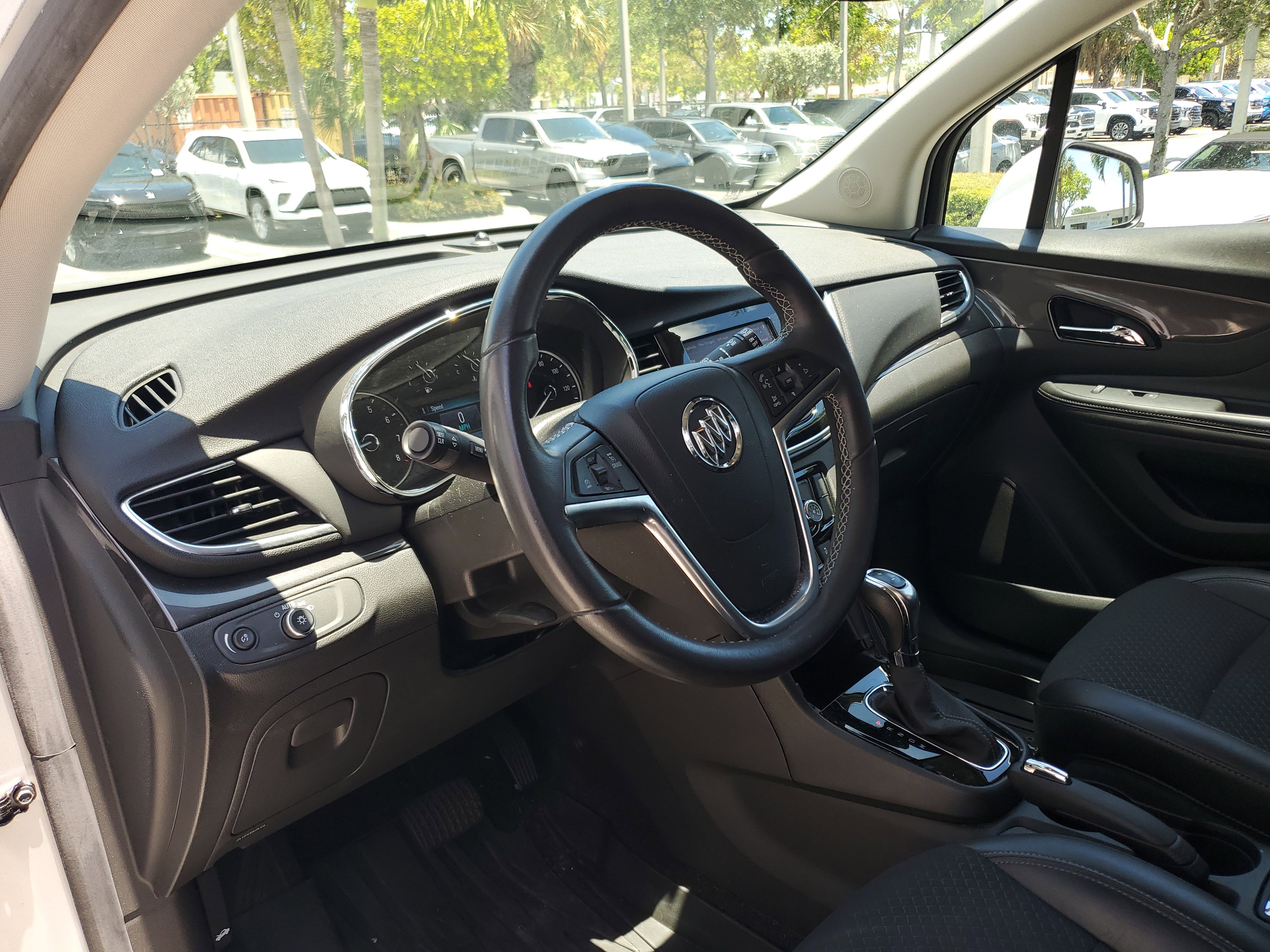 Used 2022 Buick Encore Preferred AWD/4WD image 12