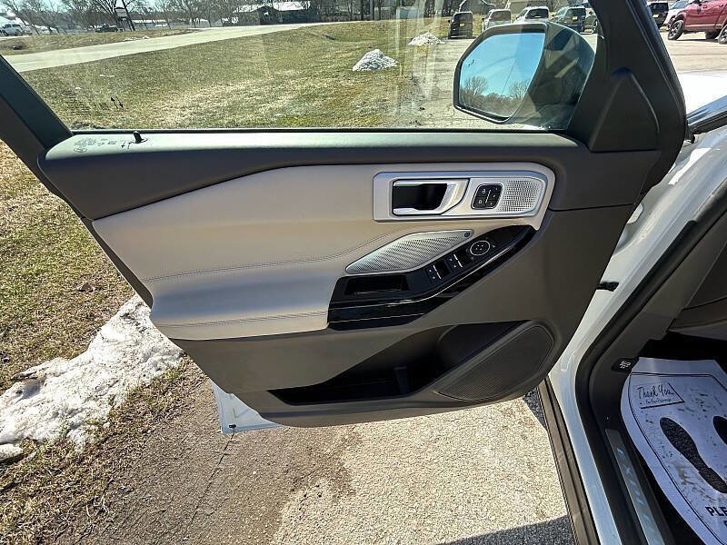 Used 2021 Ford Explorer Platinum w/ Equipment Group 601A image 31