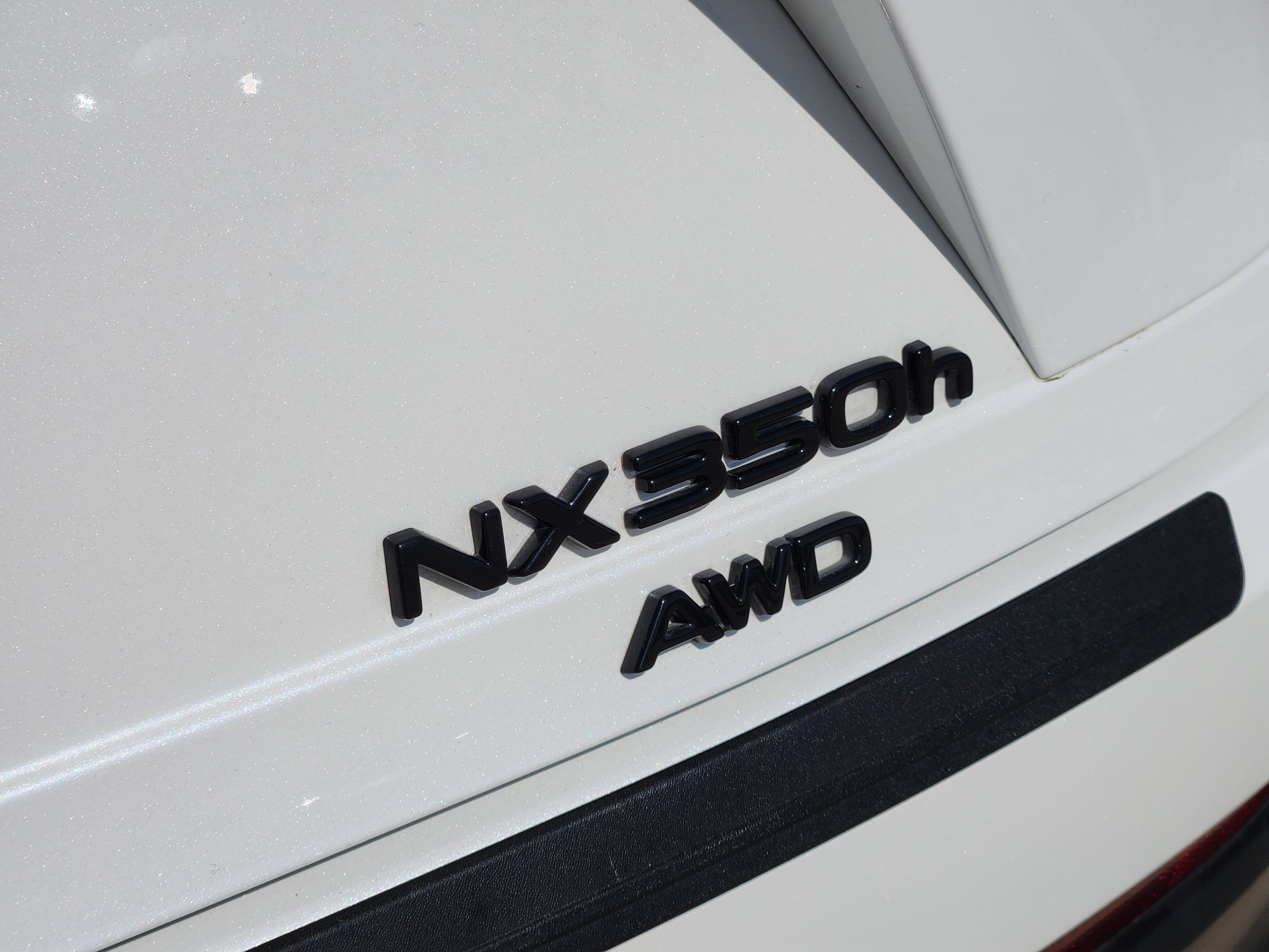 Certified 2025 Lexus NX 350h AWD w/ Accessory Package (2T) image 38