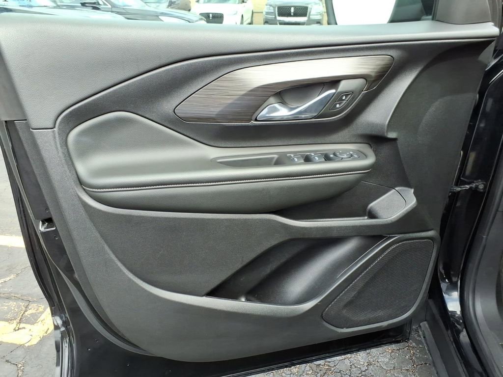 Used 2024 GMC Terrain SLE FWD image 13