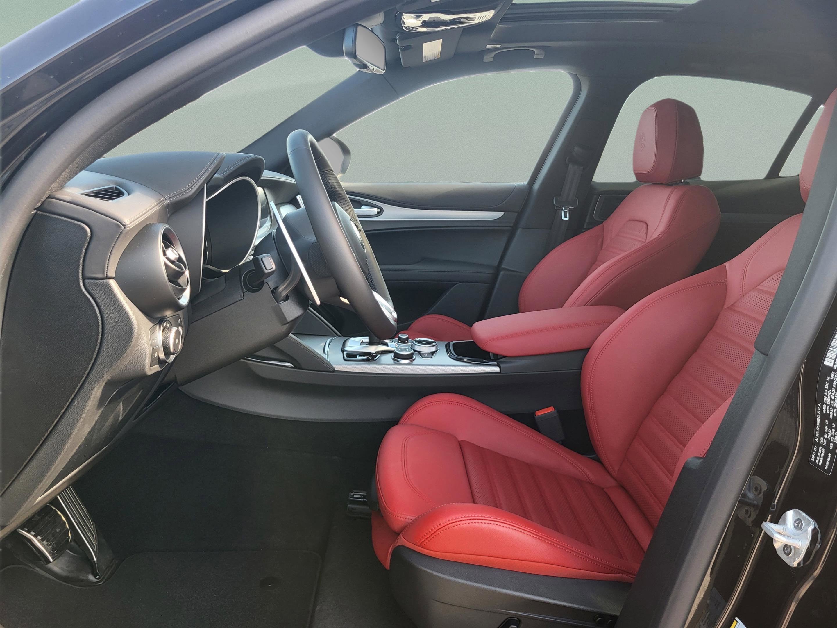 New 2026 Alfa Romeo Stelvio Sprint AWD/4WD image 32