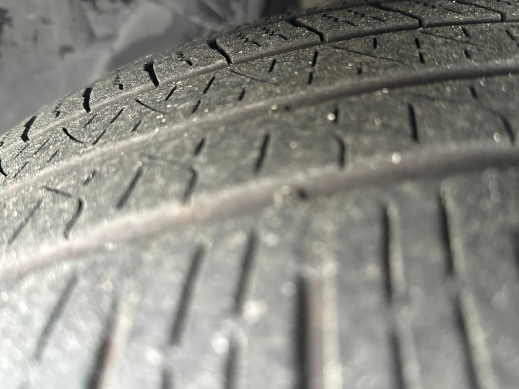 Used 2022 Mercedes-Benz GLE 450 4MATIC w/ AMG Line Exterior image 16