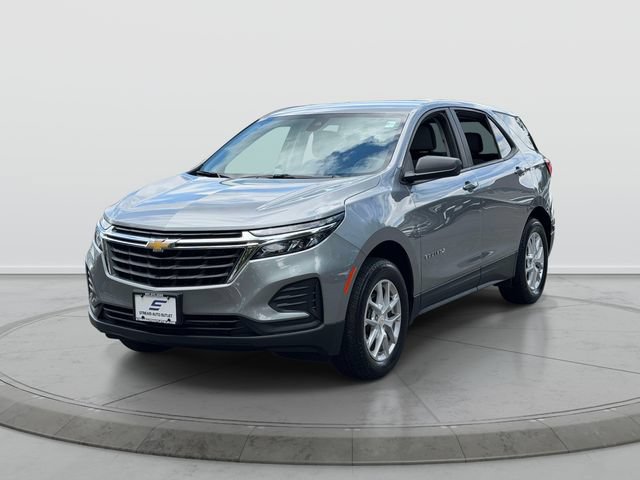 Used 2024 Chevrolet Equinox LS w/ LS Convenience Package AWD/4WD image 3