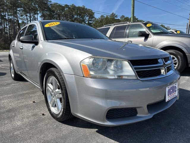 Used 2013 Dodge Avenger SE image 1