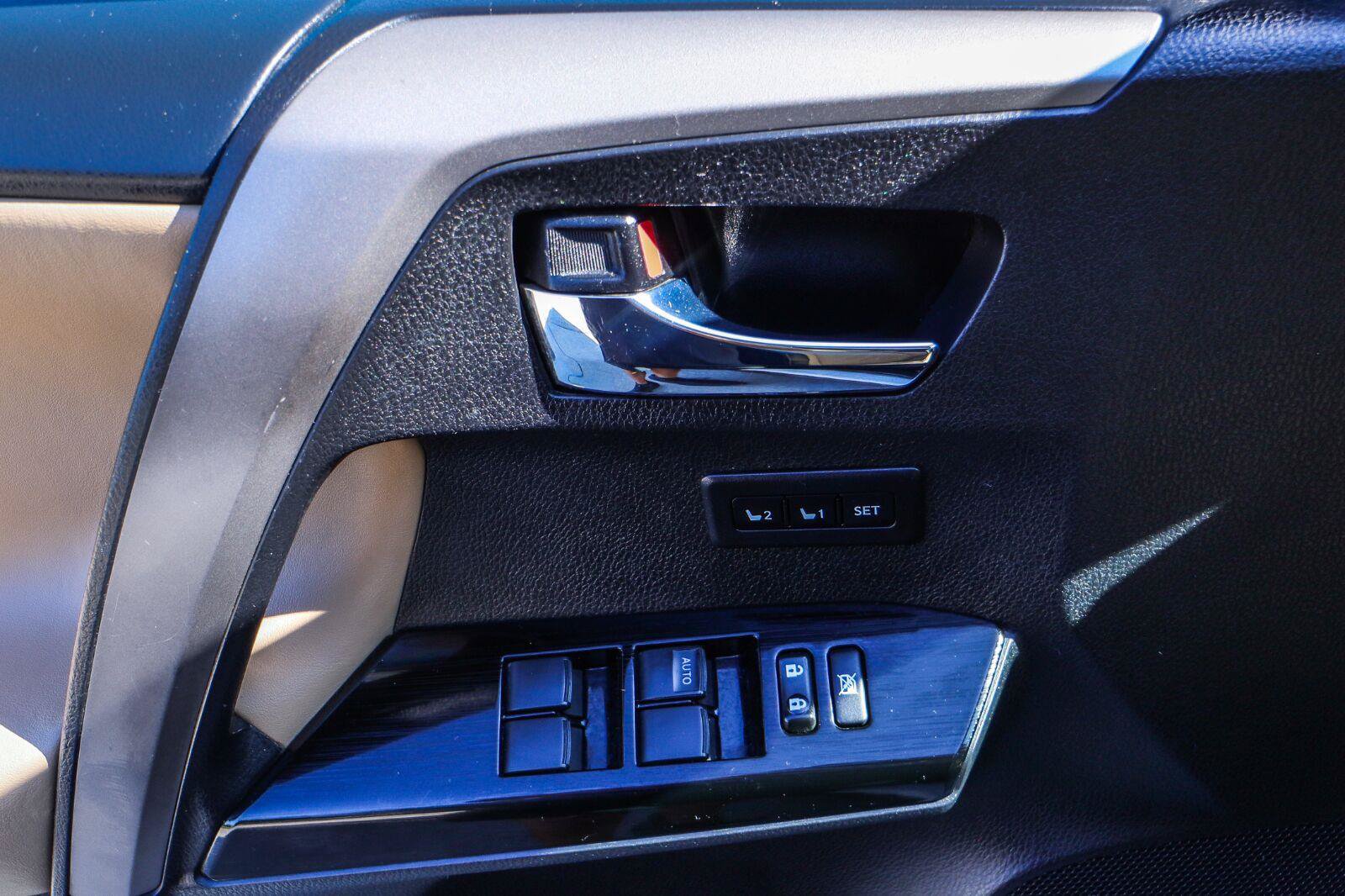 Used 2016 Toyota RAV4 Limited FWD image 34