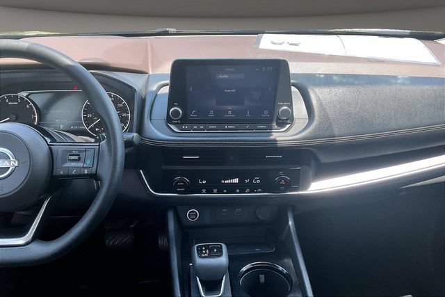 Used 2023 Nissan Rogue SV FWD image 6