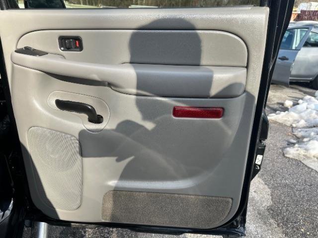 Used 2005 Chevrolet Avalanche Z71 w/ Sun And Sound Package image 31