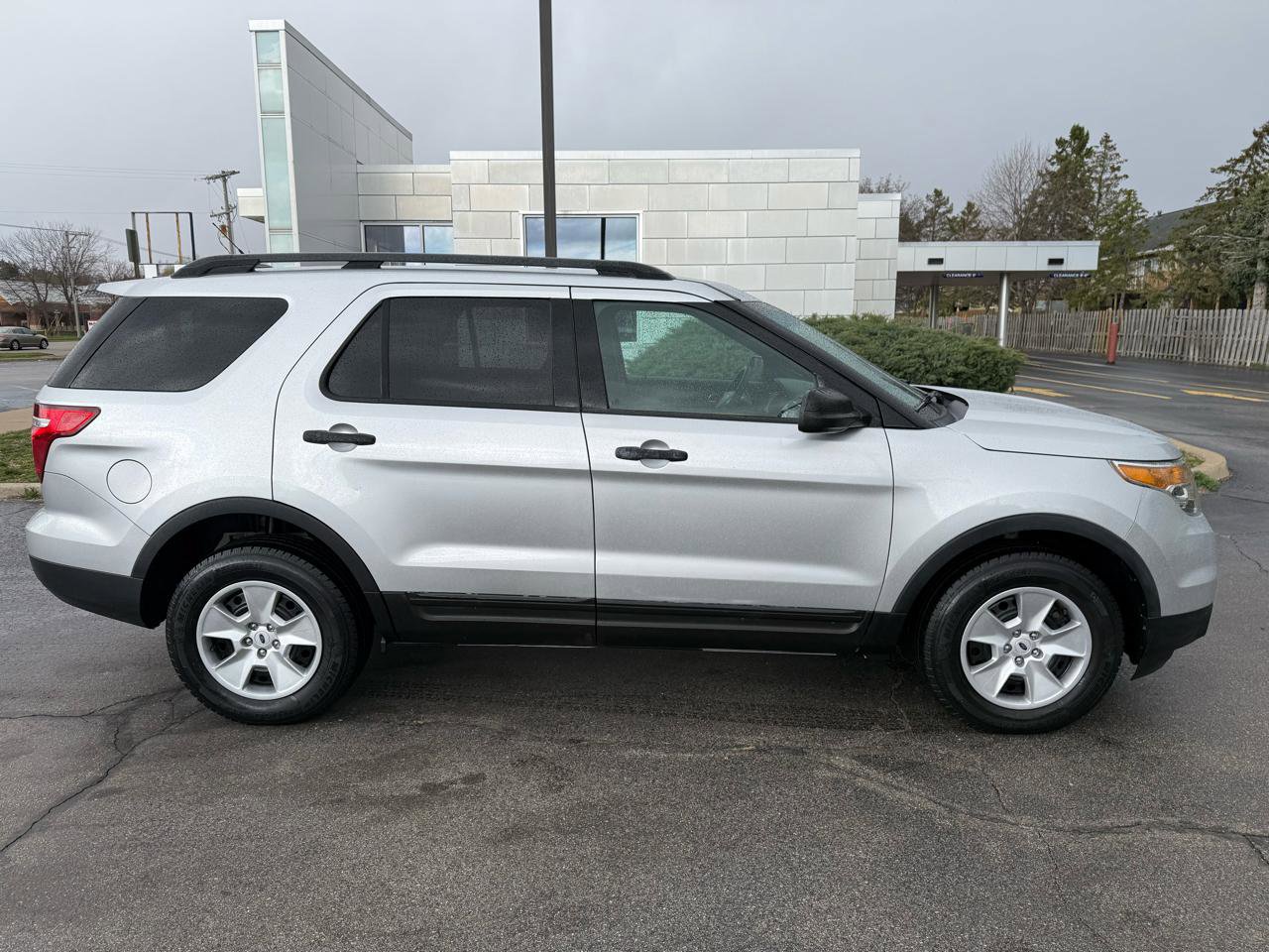 Used 2014 Ford Explorer 4WD image 3